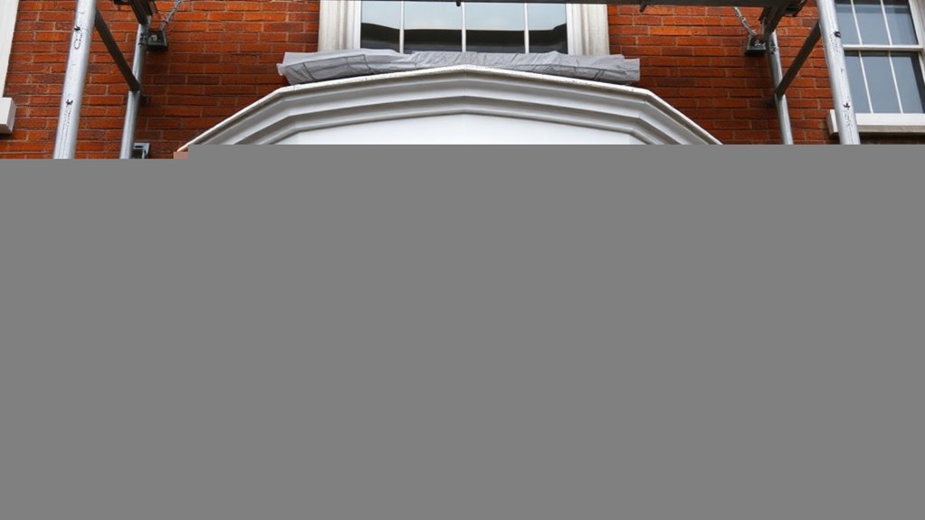 Bay Windows Mile End